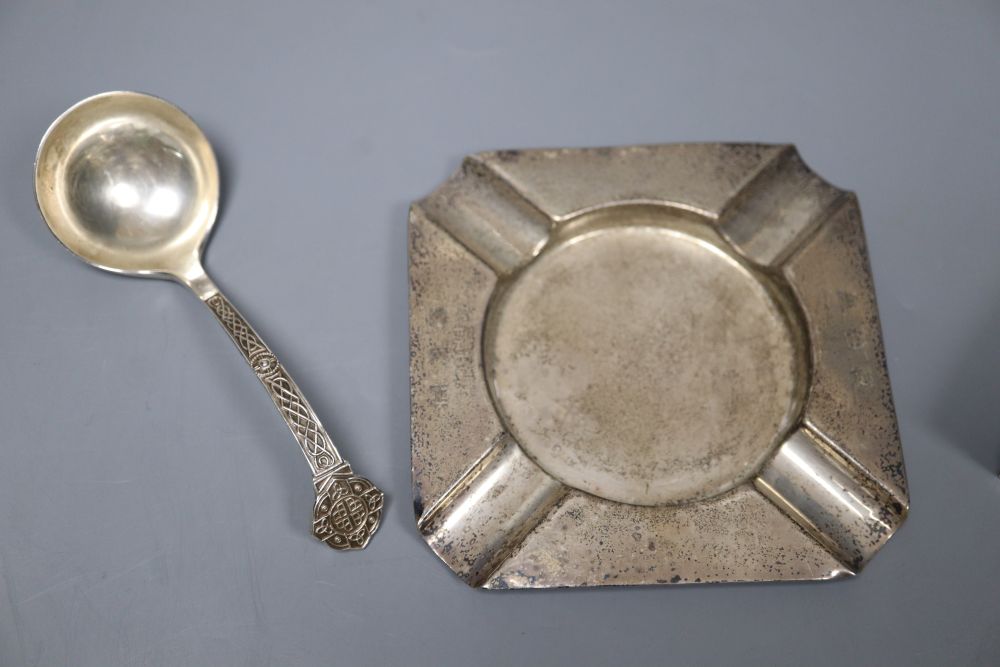 A silver-mounted ivory page turner and a miscellaneous silver items, comprising a set of three - Image 5 of 7