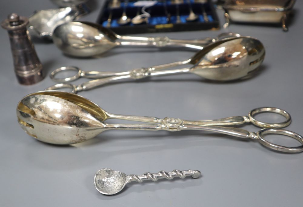 Silver plated ware including chafing dish, sugar caster, Apostle spoons with tongs, etc. - Image 2 of 8