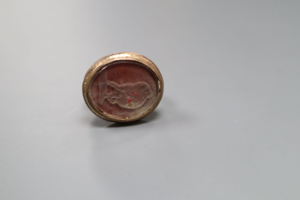 A 19th century yellow metal intaglio seal ring - Image 2 of 4