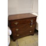 An Edwardian George III style mahogany chest of three drawers, width 87cmCONDITION: One or two minor