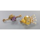 A late Victorian 9ct gold, heart shaped citrine and seed pearl set coronet brooch, 25mm and an