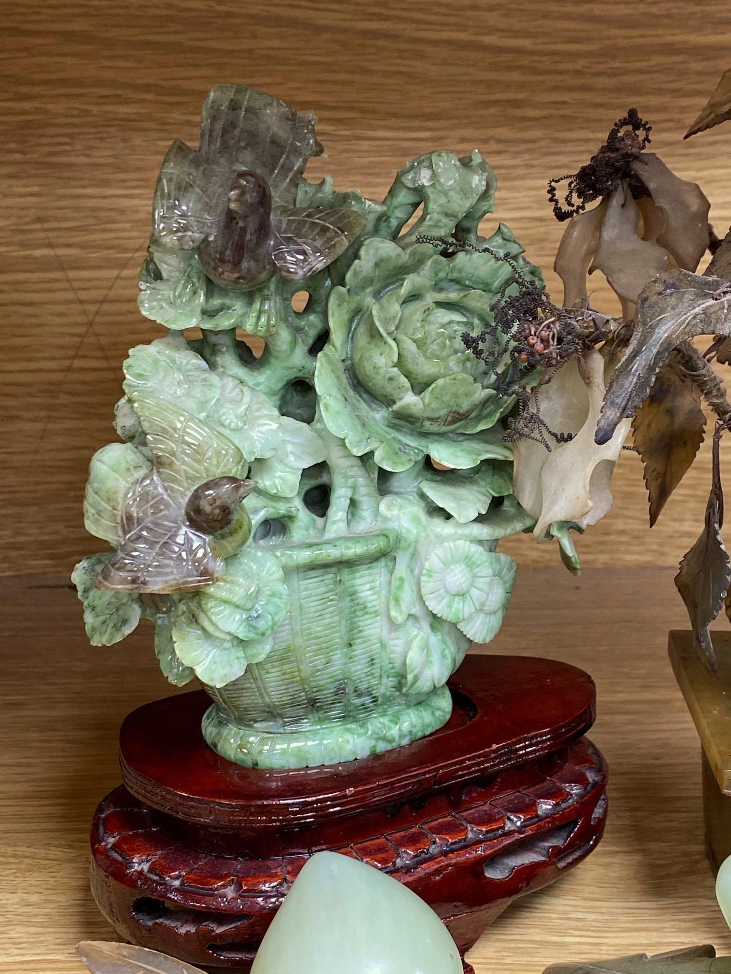 A group of hardstone grapes and floral displays and jadeite carvings - Image 4 of 4