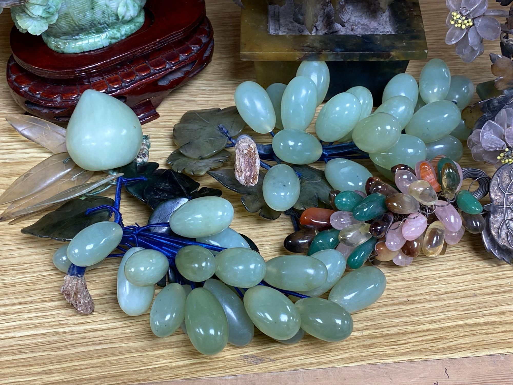 A group of hardstone grapes and floral displays and jadeite carvings - Image 2 of 4