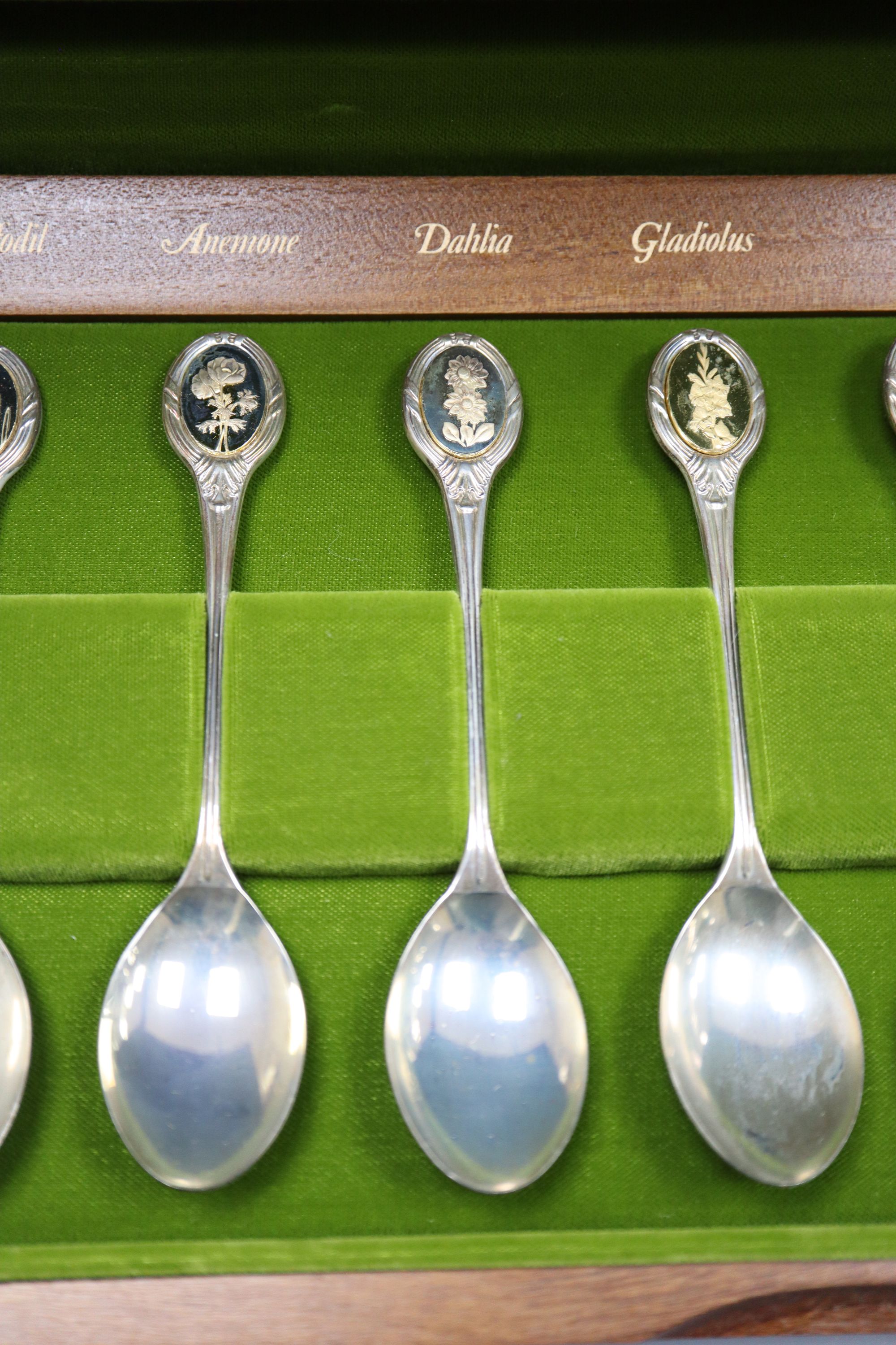 A modern cased set of twelve RHS parcel gilt silver flower spoon set. - Image 3 of 3