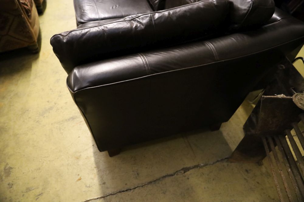 A modern brown leather two seat sofa, width 190cm depth 100cm - Image 4 of 4