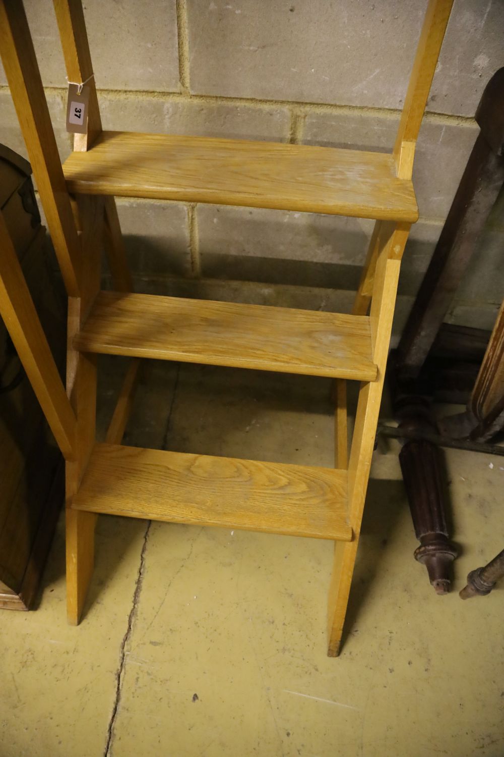 A set of modern oak library steps, width 54cm, height 156cm - Image 2 of 3