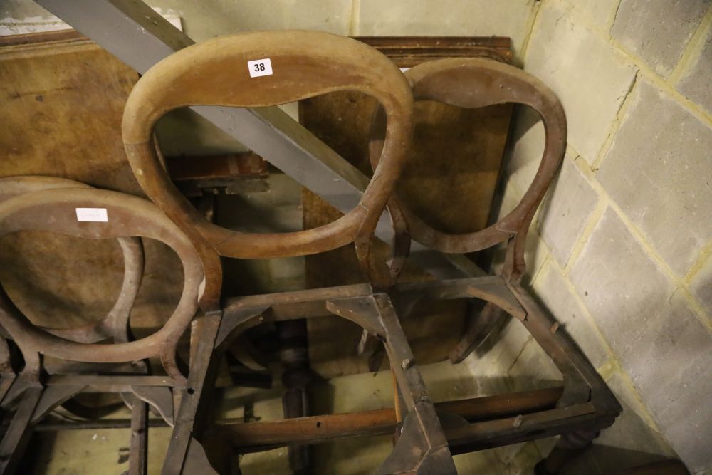 Parts of a Victorian mahogany extending dining table and a set of four chairs (a.f.) - Image 3 of 3