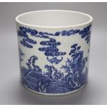 A Chinese blue and white brush pot, height 16cmCONDITION: Good condition.