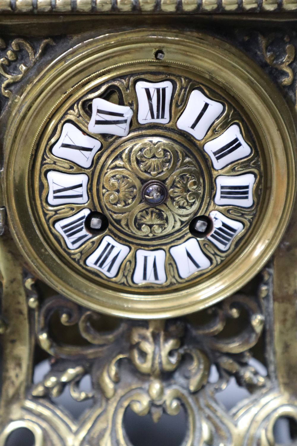 A 19th century French brass mantel clock, height 36cm - Image 2 of 4