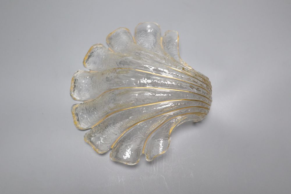 A French moulded scallop shell dish, late 19th century, gilt highlighted naturalistic moulding, 18. - Image 2 of 2
