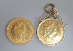 Two 1982 gold half sovereigns, one in 9ct gold mount, gross 8.9 grams.