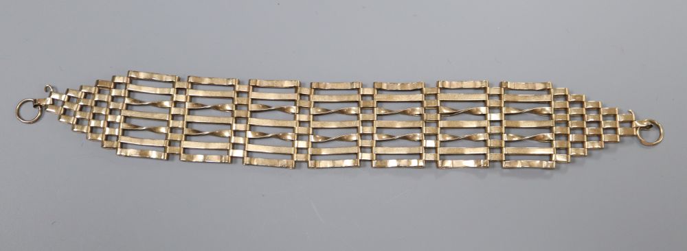 A 9ct gold articulated brick-link bracelet (a.f.), overall 17.2 cm, 11.8g.CONDITION: No clasp.