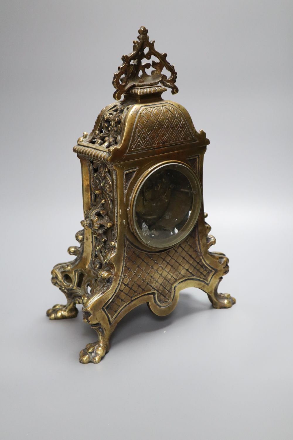 A 19th century French brass mantel clock, height 36cm - Image 3 of 4