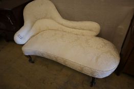 A Victorian walnut chaise longue, length 150cmCONDITION: Upholstery with a few dirt specks but
