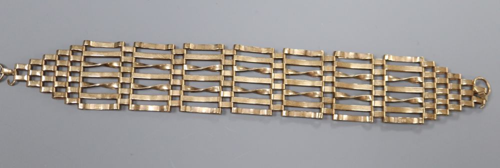 A 9ct gold articulated brick-link bracelet (a.f.), overall 17.2 cm, 11.8g.CONDITION: No clasp. - Image 2 of 2