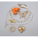 Sundry jewellery including a 14k and cultured pearl set brooch, gross 4 grams, a 9ct gold bar