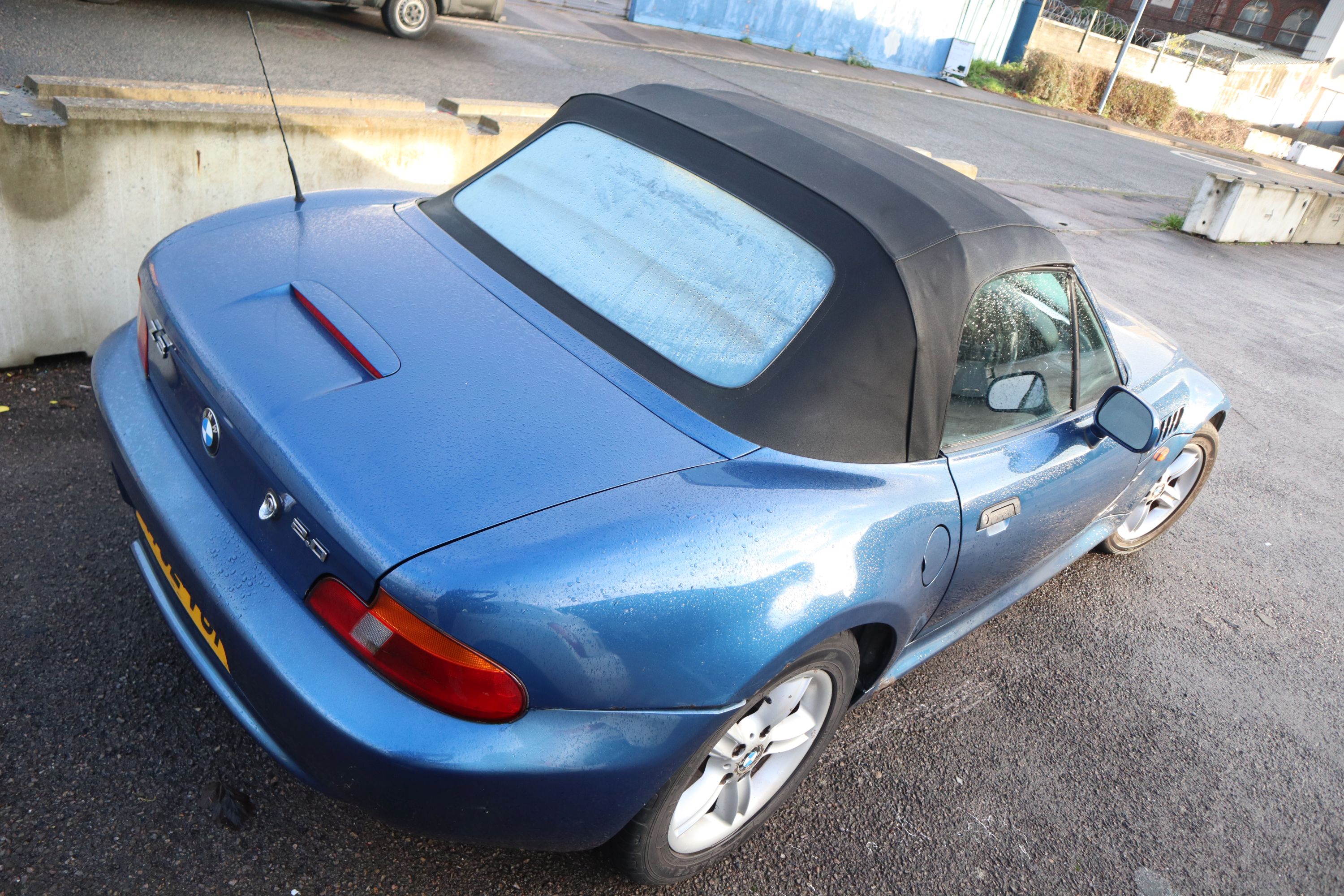 BMW Z3, registered Oct 2000, 187,950 miles, MOT expired 18.11.2020. To be sold without reserve, NO - Image 11 of 14