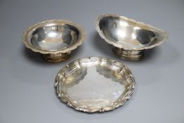 A 1930's silver waiter, 15cm and two modern silver pedestal dishes, 12.5 oz.