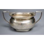 A George V silver two handled sugar bowl, Deakin & Francis, Birmingham, 1921, 6oz.CONDITION: