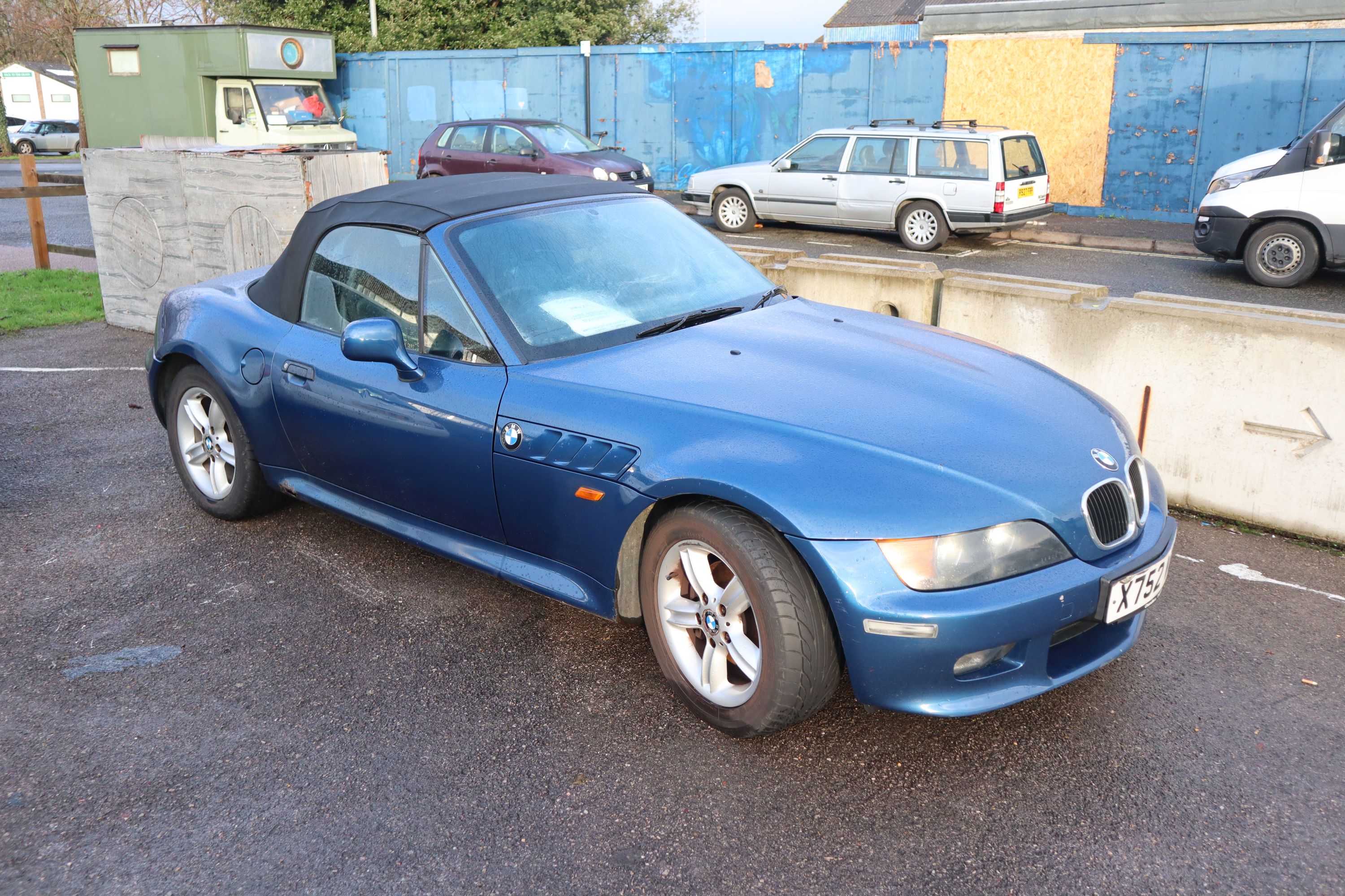 BMW Z3, registered Oct 2000, 187,950 miles, MOT expired 18.11.2020. To be sold without reserve, NO - Image 4 of 14