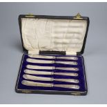 A cased set of six George V silver handled tea knives.
