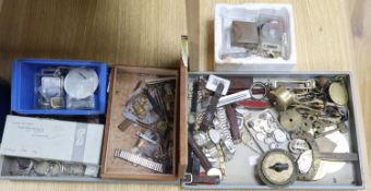 A quantity of mixed clock and watch parts including dials and glasses