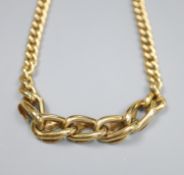 A 375 yellow metal hollow link necklace, 39cm, 15.2 grams.