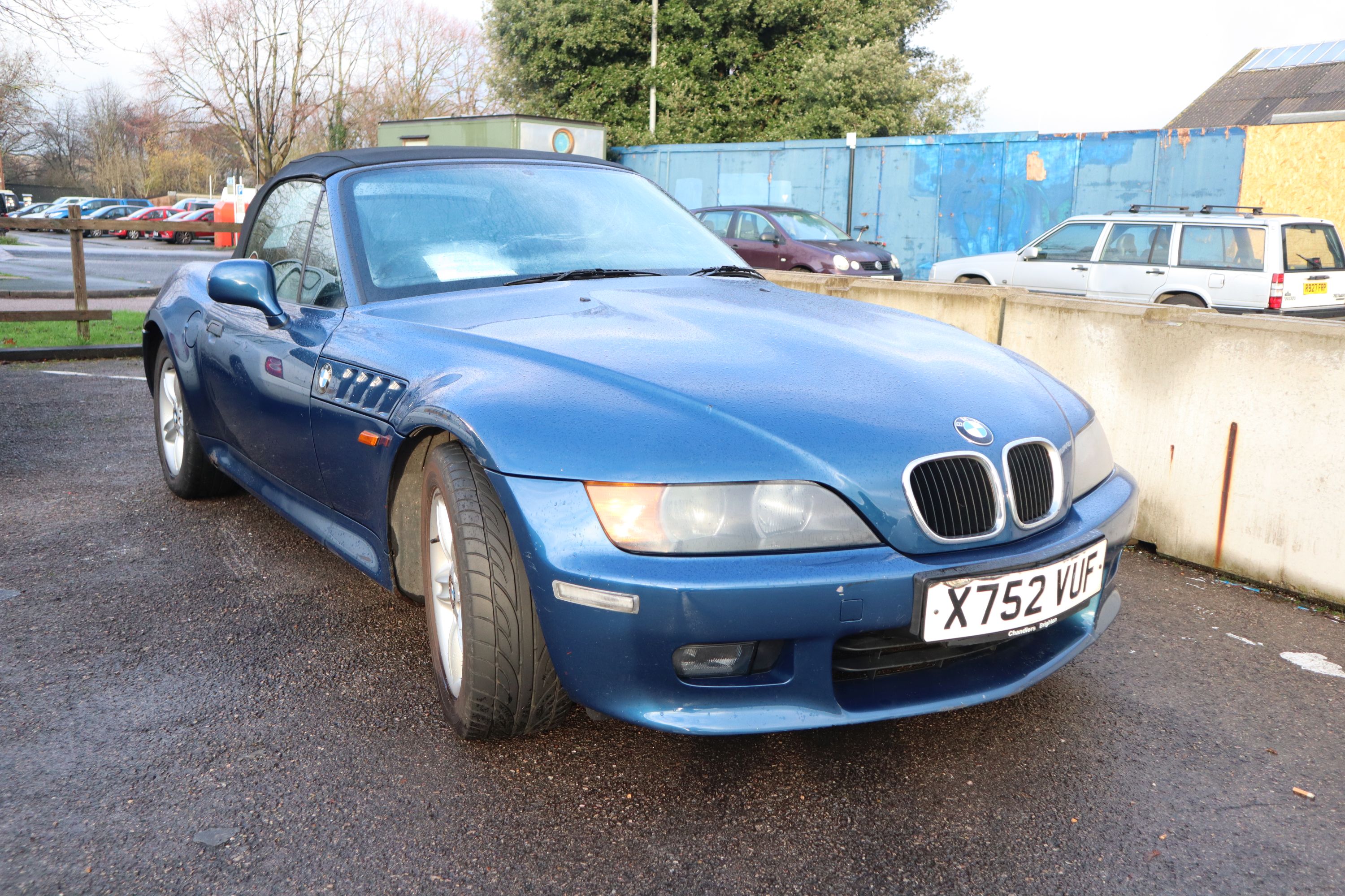 BMW Z3, registered Oct 2000, 187,950 miles, MOT expired 18.11.2020. To be sold without reserve, NO