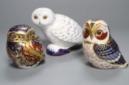 Three Royal Crown Derby owl paperweights, longest 15cmCONDITION: Good condition throughout. All