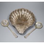 An Edwardian silver embossed and pierced scallop shaped dish, 28.3cm, Sheffield, 1905 and a pair