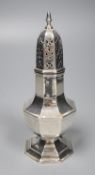 A George V silver octagonal sugar caster, Chester, 1915, 18.5cm, 3oz.