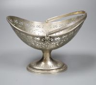 A Victorian pierced silver sugar basket, (lacking liner), The Barnards, London, 1873, height 12cm,