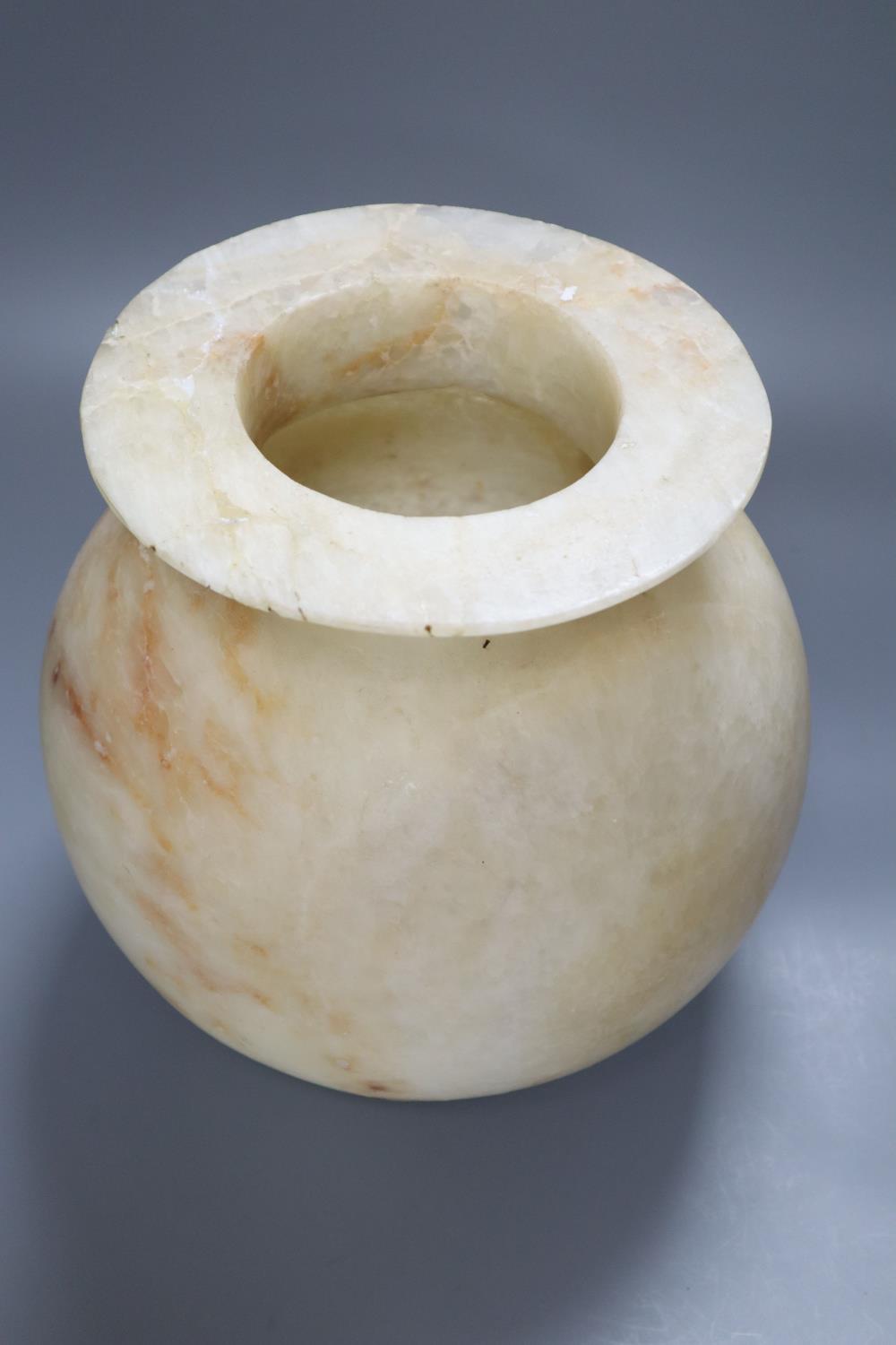 An alabaster globular vase, 26cm (a.f) - Image 2 of 3