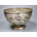 A late Victorian repousse silver rose bowl, William Hutton & Sons, London, 1899,21cm, 17.5oz.