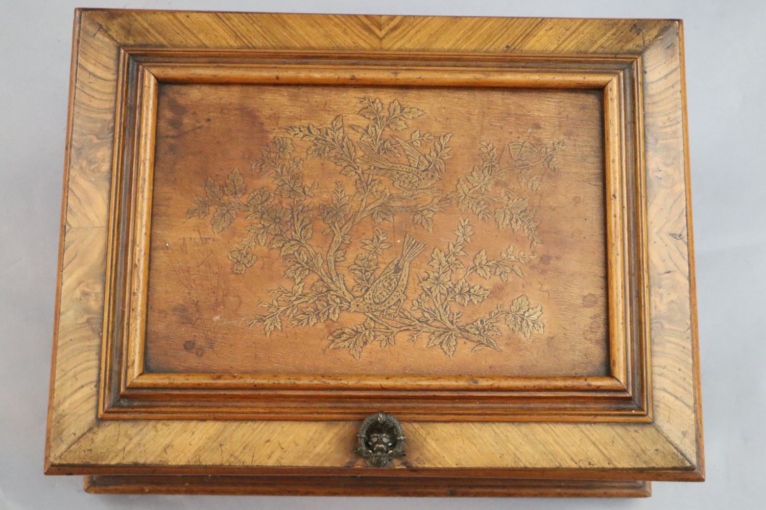 A Victorian German walnut symphonion, with stencil decorated lid and gilt bronze handles, the - Image 6 of 6