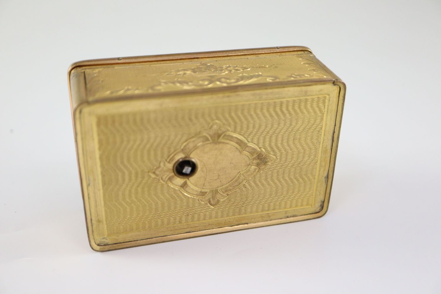 A late 19th century Swiss ormolu singing bird box, with flower and scroll engraved case, catch - Image 5 of 5