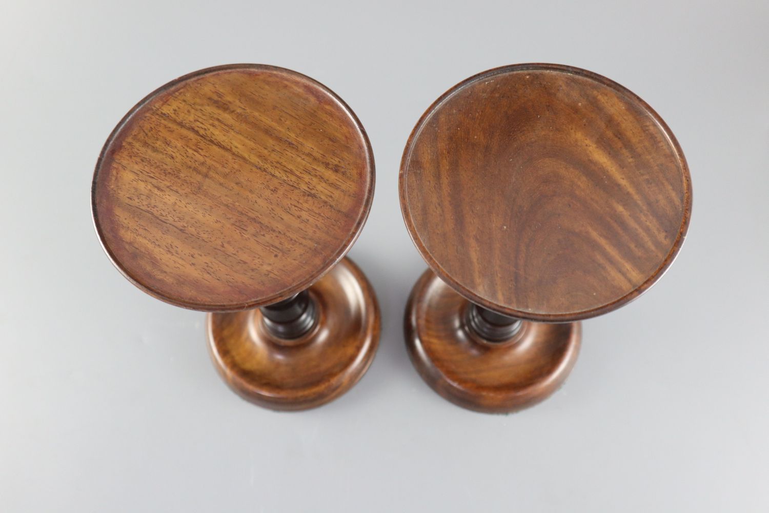 A pair of George III mahogany and ebony adjustable candle stands, with telescopic stems height 8. - Image 4 of 5