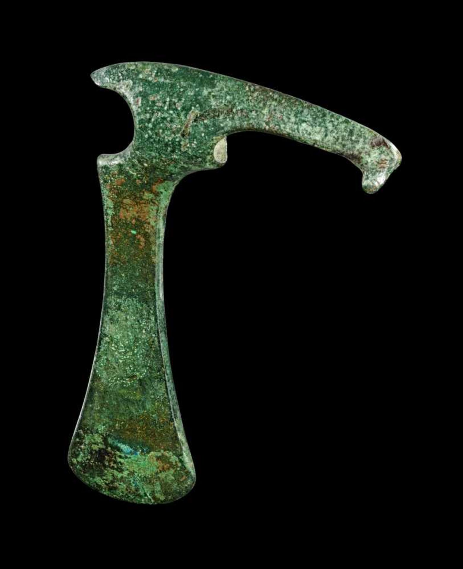 Schaftlochaxt. Bronzezeit, 1300 - 800 v. Chr. B 16,8cm. Vollguss. Mit trapezförmiger Klinge mit