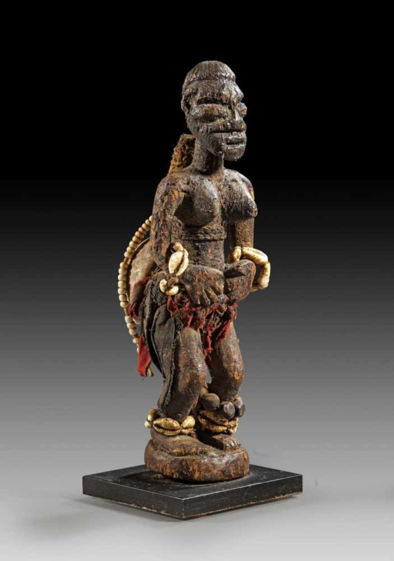 Zauberfigur. Fon, Benin. H 20,5cm. Für den Voodoo-Kult. Intakt.