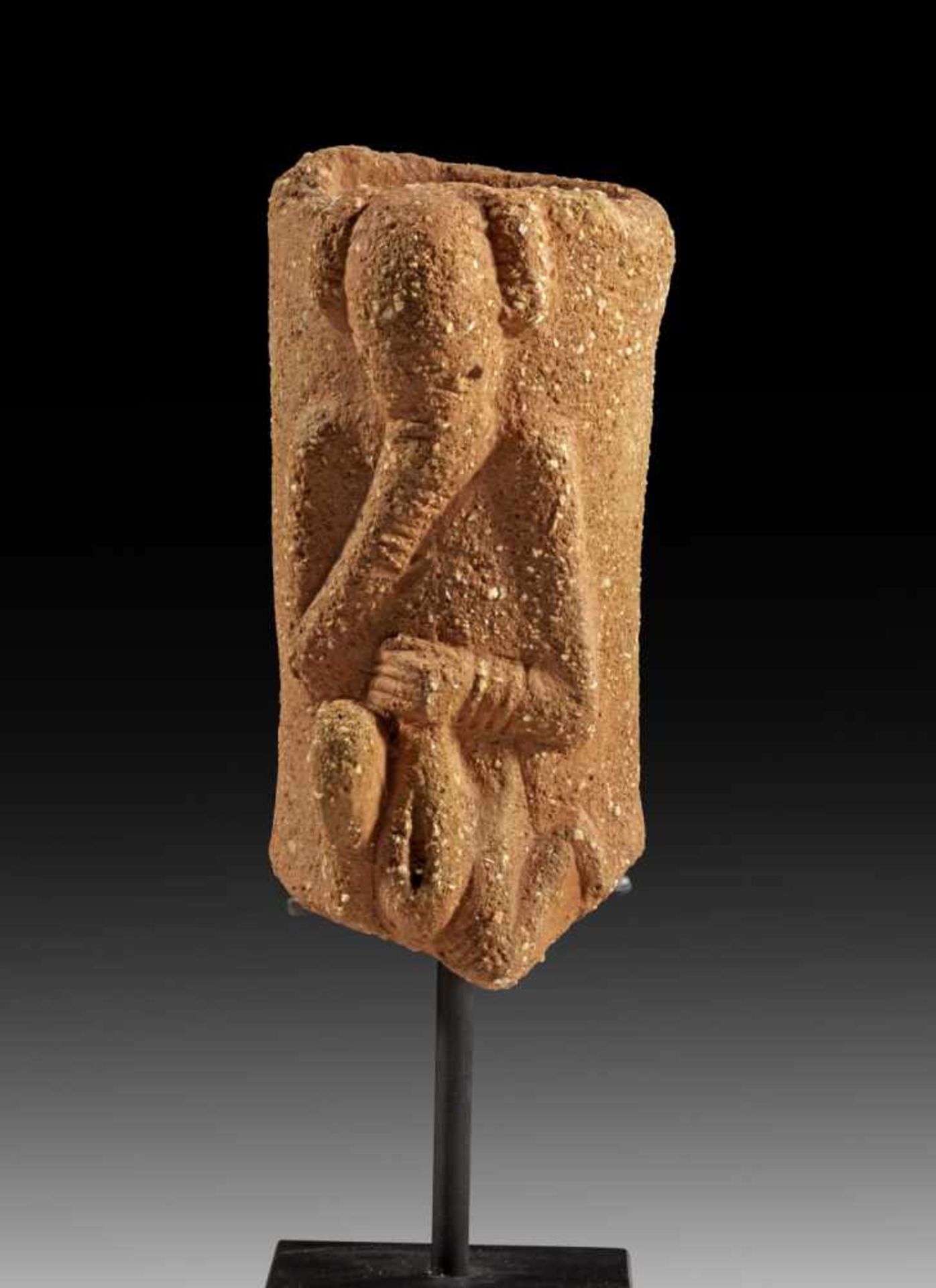 Beinfragment aus Terrakotta. Nok, Nigeria, ca. 500 v. - 200 n. Chr. H 17,5cm. Intakt.