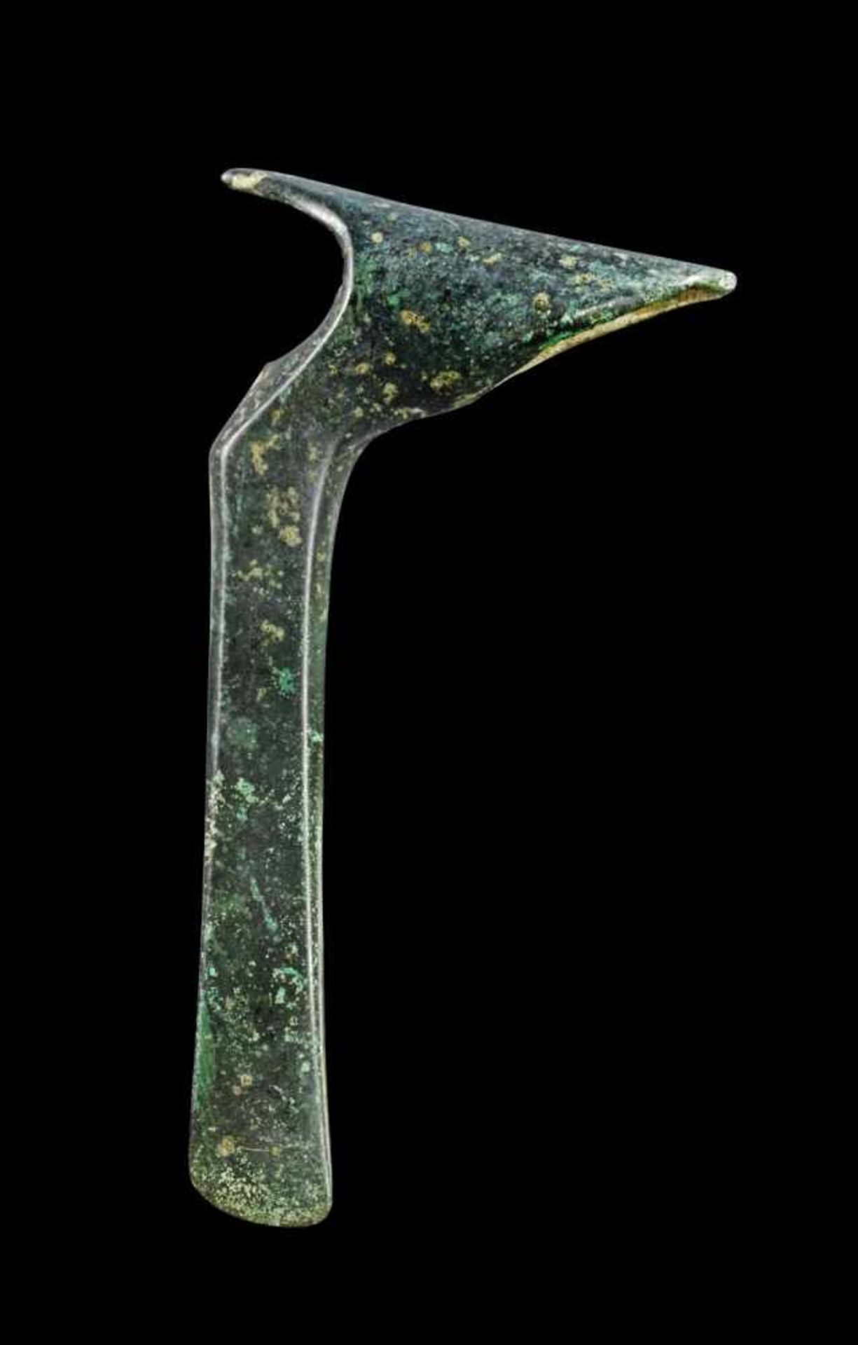 Schaftlochaxt. Bronzezeit, 1300 - 800 v. Chr. B 15cm. Vollguss. Mit gerader Klinge mit gebogener