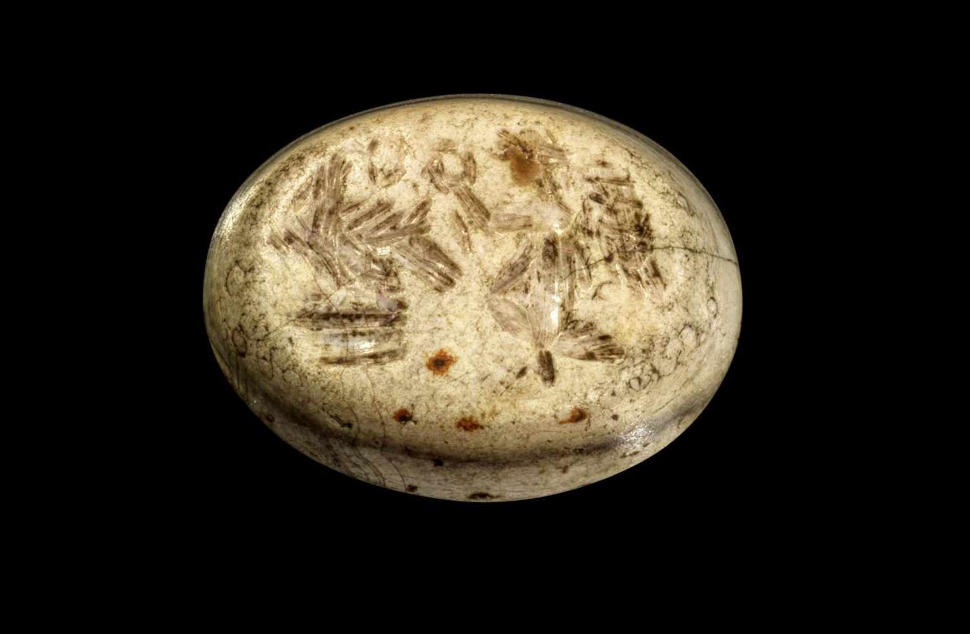 Gemme mit Viktoria und Adler. Römisch, 2. - 3. Jh. n. Chr. B 1,5cm. Querovaler Intaglio aus