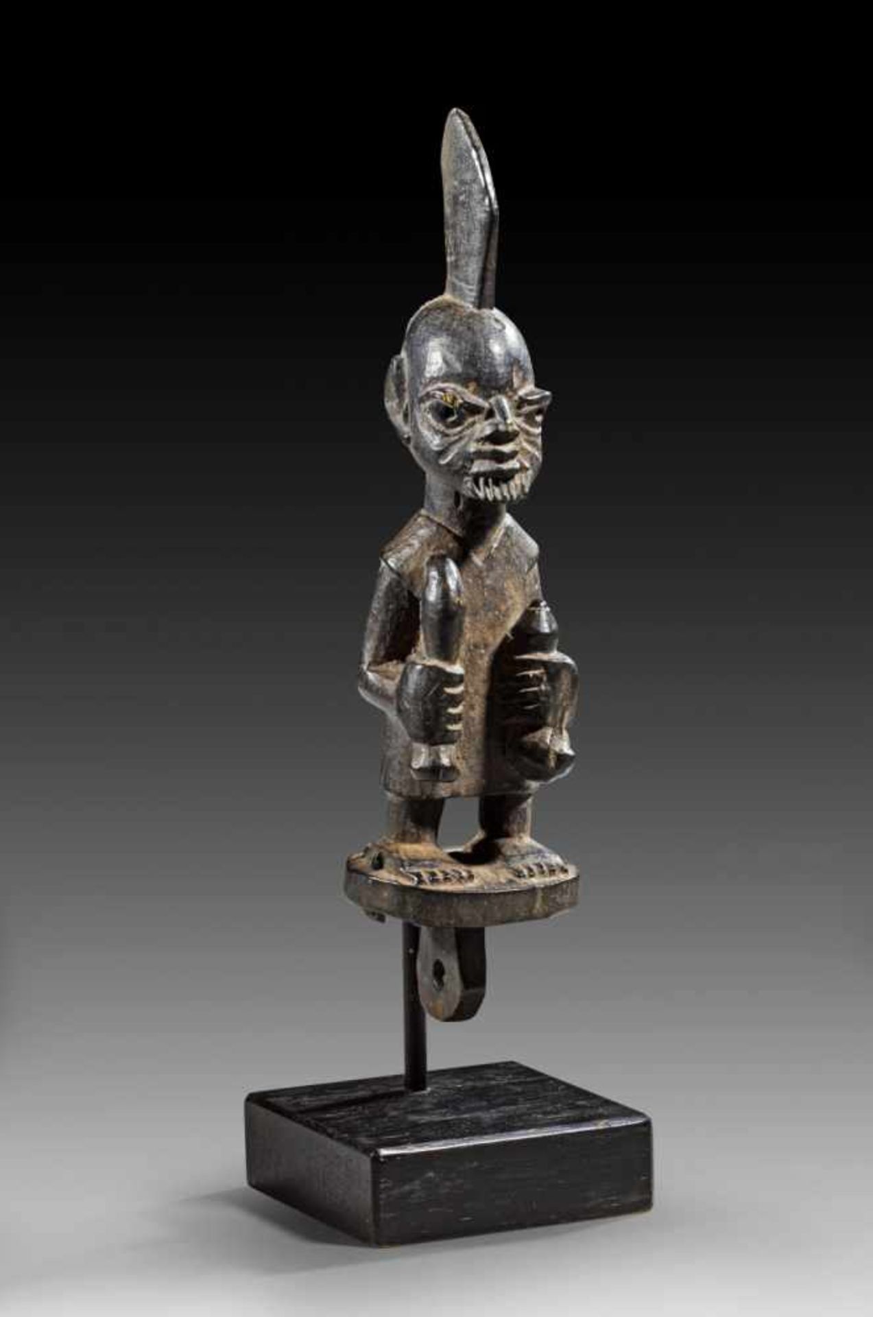 Ritualstab. Yoruba, Nigeria. H 22,5cm. Für die Orisha (Götter) Eshu oder Shopona, beschnitzt mit