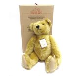 A STEIFF COLLECTOR'S TEDDY BEAR 'BRITISH COLLECTORS' TEDDY BEAR 2001' (EAN 654992), brass, with