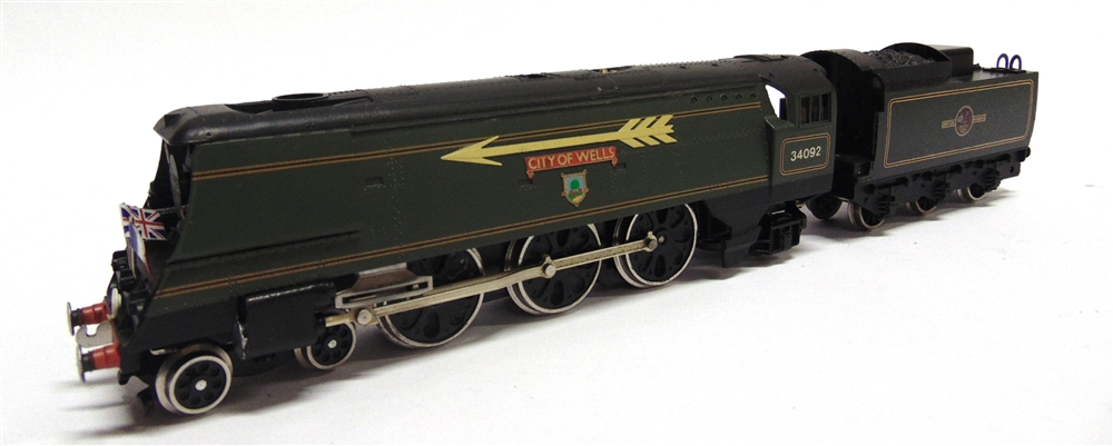 [OO GAUGE]. A WRENN NO.W2266/A, B.R. WEST COUNTRY CLASS 4-6-2 TENDER LOCOMOTIVE 'CITY OF WELLS', - Image 2 of 3