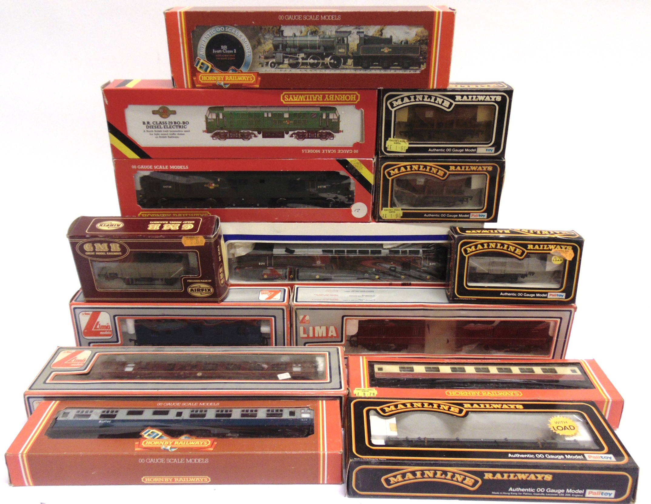 [OO GAUGE]. A MISCELLANEOUS COLLECTION comprising a Hornby No.R852, B.R ...