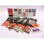 STAMPS - A GREAT BRITAIN MINT COLLECTION comprising booklets and prestige booklets (total decimal