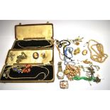 A SMALL ASSORTMENT OF VINTAGE COSTUME JEWELLERY To include small items of silver, white and yellow