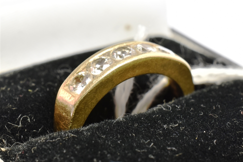 A DIAMOND FIVE STONE HALF ETERNITY 18CT YELLOW GOLD RING the five round brilliant cut diamonds - Image 3 of 3