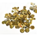 A LARGE SELECTION OF BRASS AND METAL HUNT BUTTONS